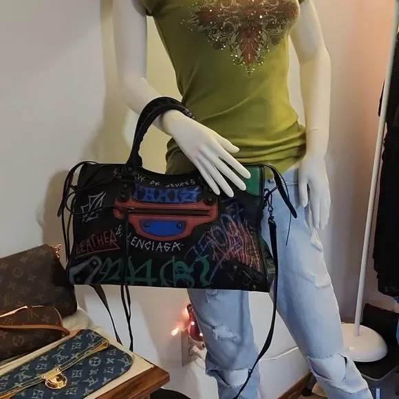 Balenciaga Black Graffiti City Bag - Picture 14 of 15